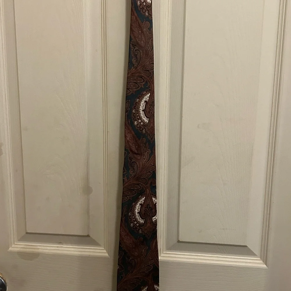Handmade Thornhill Menswear Brown  and blue Paisley Tie